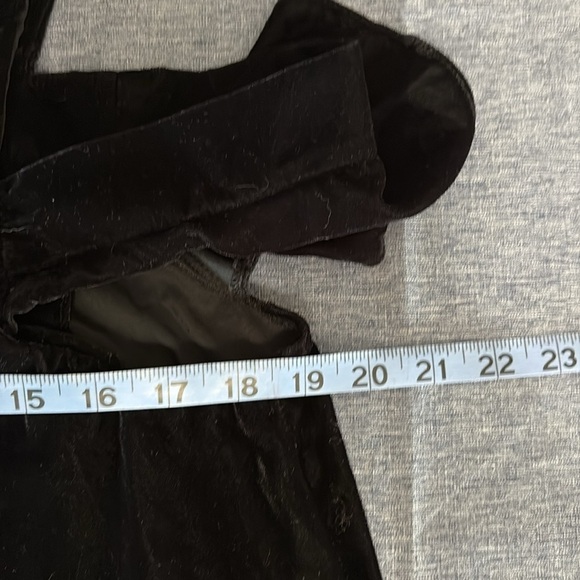 NWT Women’s Topshop Size 8 Black Velvet Ruffle on or off shoulder Velvet Top - Picture 5 of 6